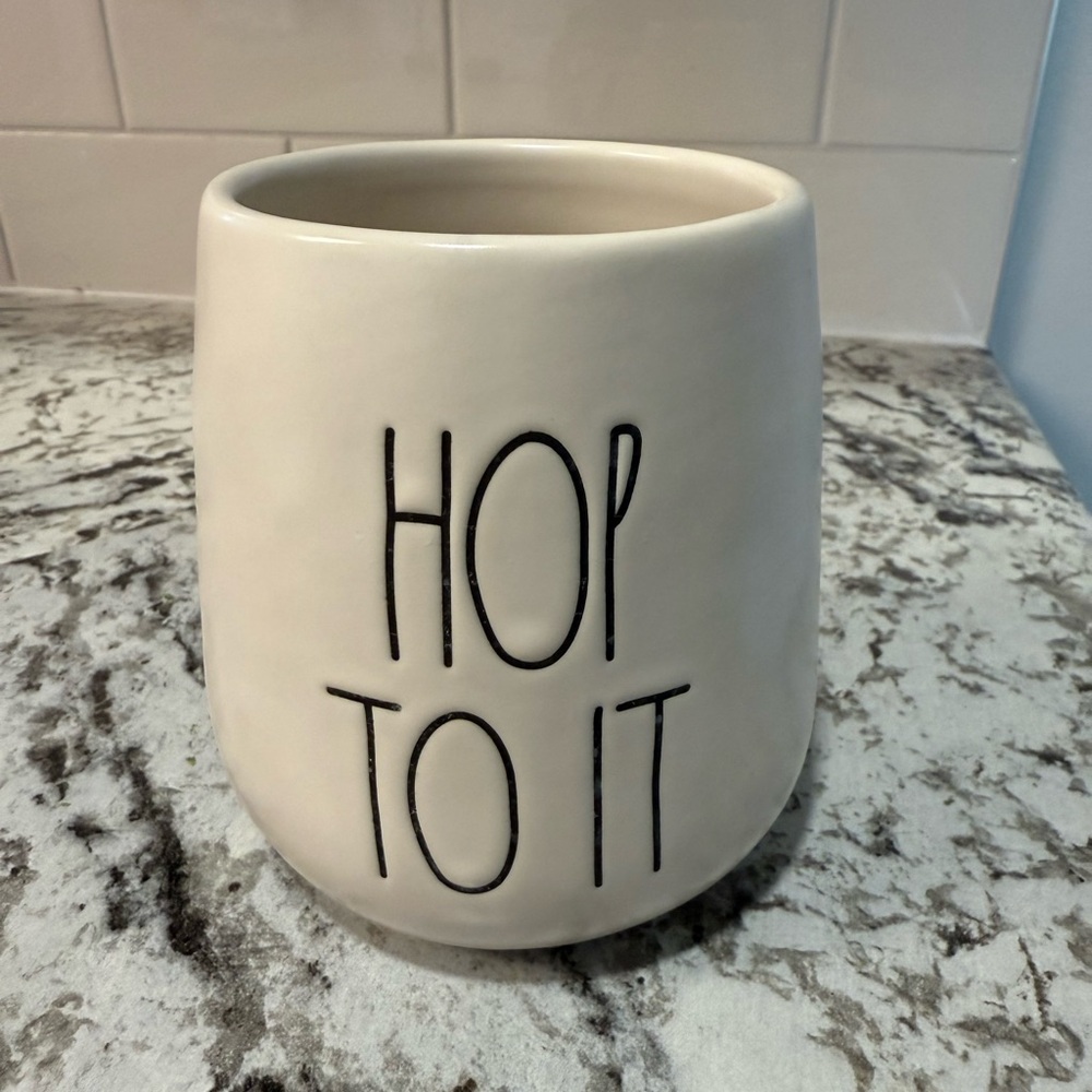 Rae Dunn Cream 'Hop To It' Ceramic Planter 🐰